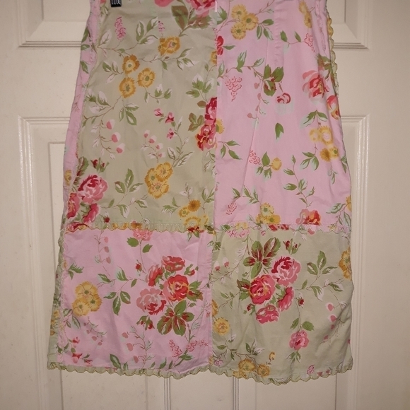 Cabi floral skirt size small 5/$25 - Picture 2 of 3